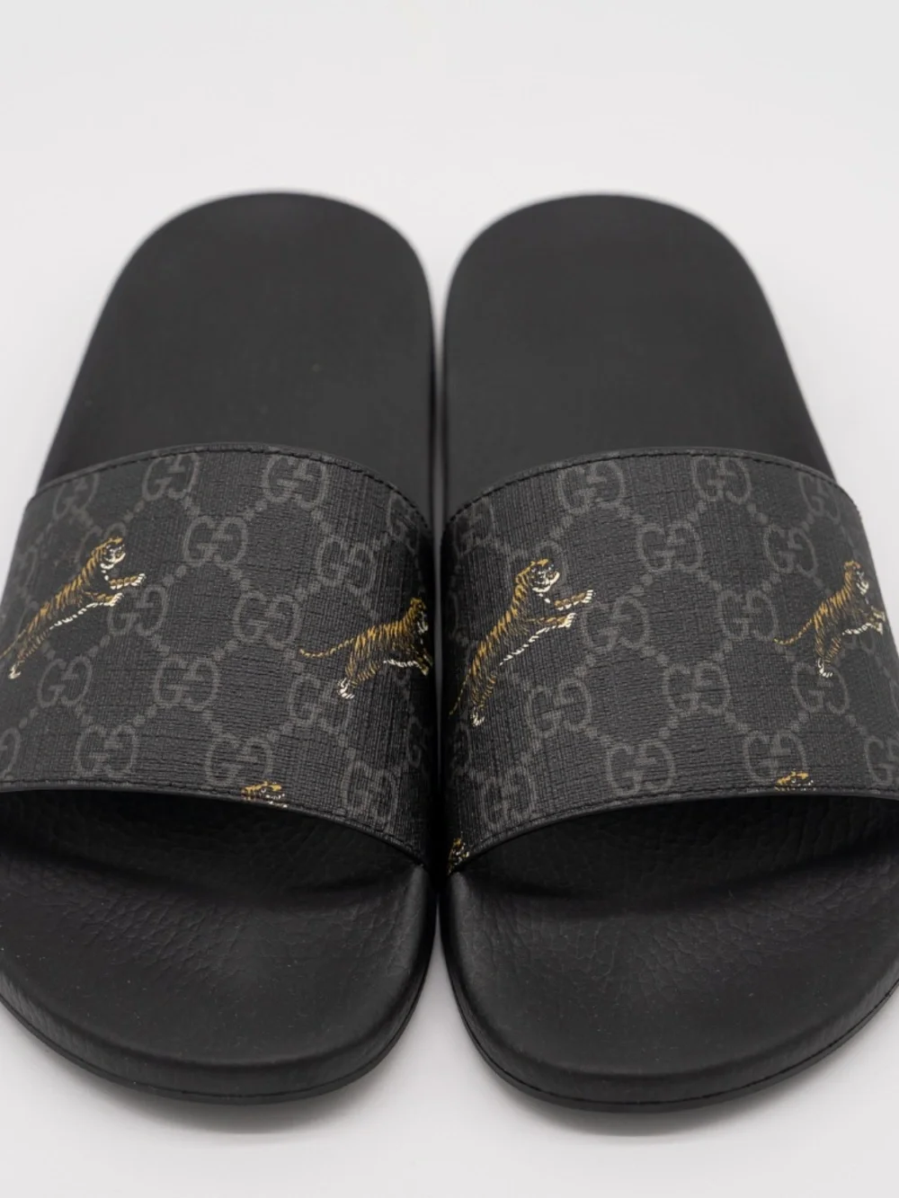 Gucci Men's Slides Tiger Black Canvas Supreme size 9G 9.5 US